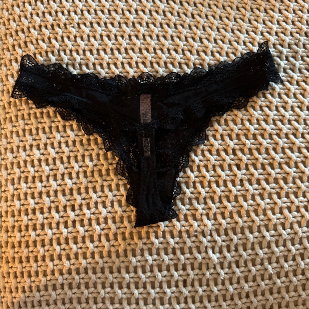 Black Lace Victorias Secret Thong - Picture 4 of 5